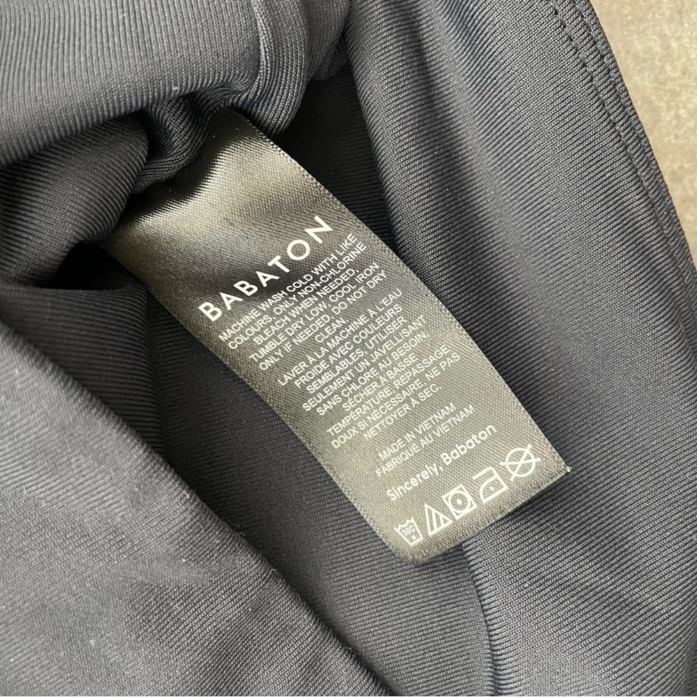 Aritzia Babaton Contour Black Cropped T-shirt Medium Crew Neck Short Sleeve - Picture 7 of 10